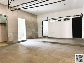 CASA EN VENTA CAÑADA NORTE, DE LUJO, 4 REC. UNA ABAJO, EQUIPADA, DOBLE ALTURA