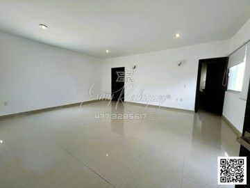 CASA EN VENTA CAÑADA NORTE, DE LUJO, 4 REC. UNA ABAJO, EQUIPADA, DOBLE ALTURA
