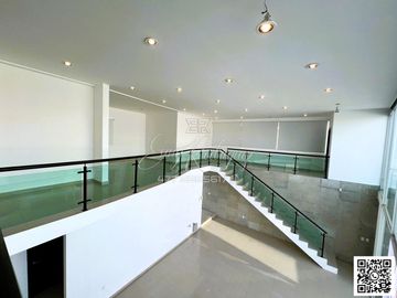 CASA EN VENTA CAÑADA NORTE, DE LUJO, 4 REC. UNA ABAJO, EQUIPADA, DOBLE ALTURA