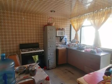Casa habitacional y comercial en venta con ubicación privilegiada, a una cuadra del nuevo tren