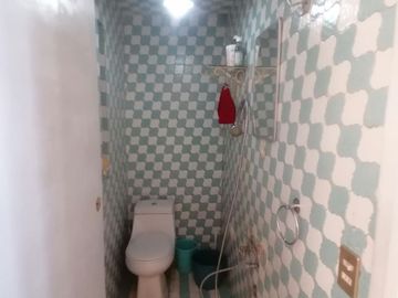 Casa habitacional y comercial en venta con ubicación privilegiada, a una cuadra del nuevo tren