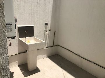 Casa en renta dos niveles en residencial la vida