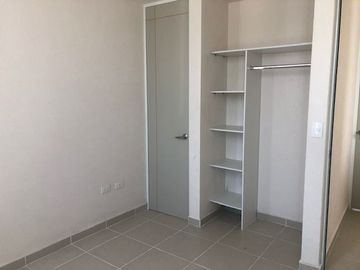 Casa en renta dos niveles en residencial la vida