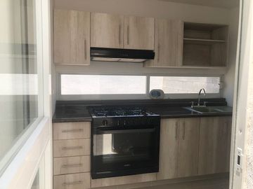 Casa en renta dos niveles en residencial la vida