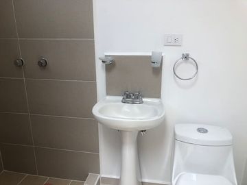 Casa en renta dos niveles en residencial la vida