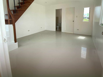RESALE CORNER HOUSE IN LESSANDRA GROVE ILOILO