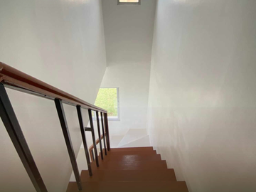 RESALE CORNER HOUSE IN LESSANDRA GROVE ILOILO
