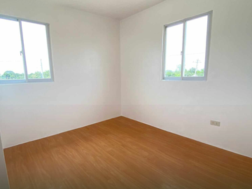 RESALE CORNER HOUSE IN LESSANDRA GROVE ILOILO