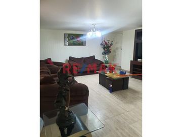 VENDO AMPLIO LOCAL COMERCIAL + LINDA CASA DE 3 PISOS EN AV TUPAC AMARU 264M2 ID 1055834