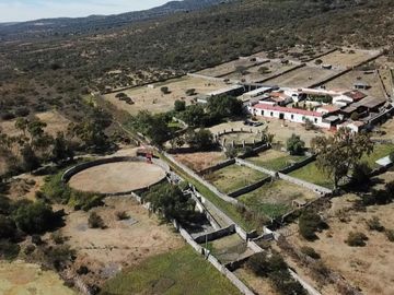 # Casco de Hacienda con Terreno en 420 Has en El Estado de Hidalgo.