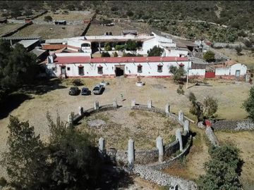 # Casco de Hacienda con Terreno en 420 Has en El Estado de Hidalgo.
