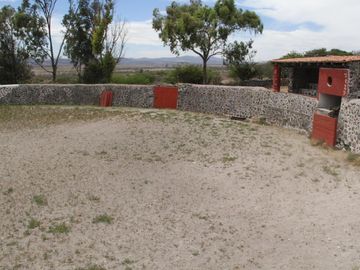 # Casco de Hacienda con Terreno en 420 Has en El Estado de Hidalgo.