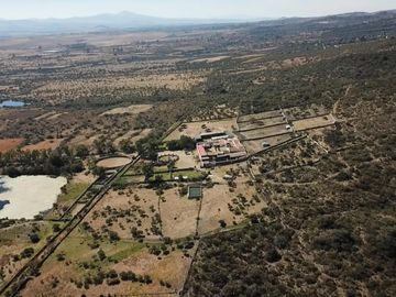 # Casco de Hacienda con Terreno en 420 Has en El Estado de Hidalgo.