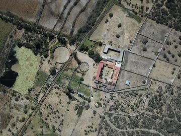 # Casco de Hacienda con Terreno en 420 Has en El Estado de Hidalgo.