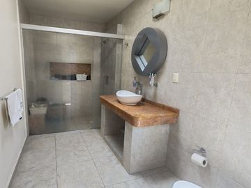 CASA Y TERRENO EN VENTA EN CASA DEL PEDREGAL, METEPEC, ESTADO DE MEXICO