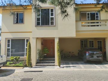 CASA Y TERRENO EN VENTA EN CASA DEL PEDREGAL, METEPEC, ESTADO DE MEXICO