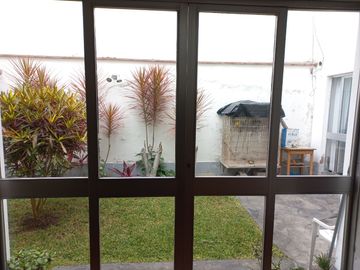 VENTA DE CASA EN SURCO CON HERMOSA VISTA AL PARQUE