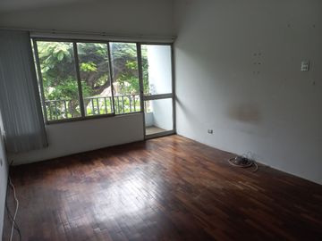 VENTA DE CASA EN SURCO CON HERMOSA VISTA AL PARQUE