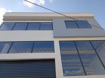 SALESIANOS, SE VENDE PROPIEDAD COMERCIAL MULTIFAMILIAR