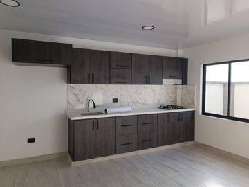 SALESIANOS, SE VENDE PROPIEDAD COMERCIAL MULTIFAMILIAR