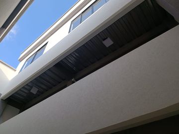 SALESIANOS, SE VENDE PROPIEDAD COMERCIAL MULTIFAMILIAR