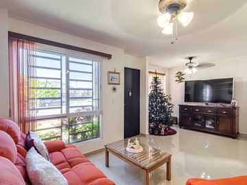 CASA EN CONDOMINIO CON ALBERCAS, AMENIDADES Y SEGURIDAD, UBICADA A 15 MINUTOS DE CUERNAVACA, MORELOS.