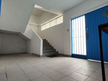Casa en Las Salinas, Chilca, en venta o alquiler.