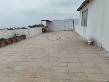Casa en Las Salinas, Chilca, en venta o alquiler.