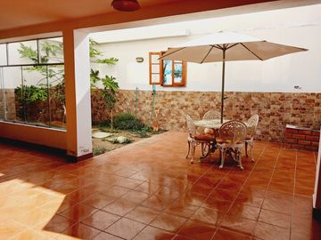 Casa en Las Salinas, Chilca, en venta o alquiler.