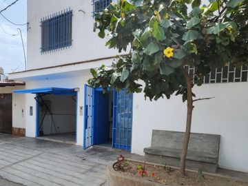 Casa en Las Salinas, Chilca, en venta o alquiler.