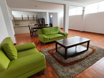 Casa en Las Salinas, Chilca, en venta o alquiler.