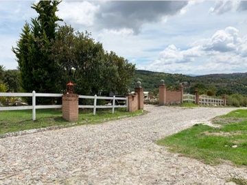 Exclusiva Quinta con Instalaciones Ecuestres en Haras del Bosque, Puebla – Un Refugio de Lujo en la Naturaleza