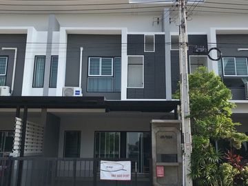 TOWN HOME IN CHONBURI