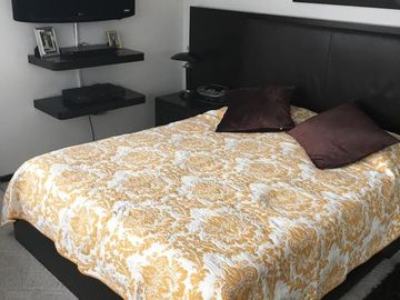 OPORTUNIDAD DEPARTAMENTO DE VENTA  EN LA GONZALES SUAREZ, PLAZA CHURCHIL