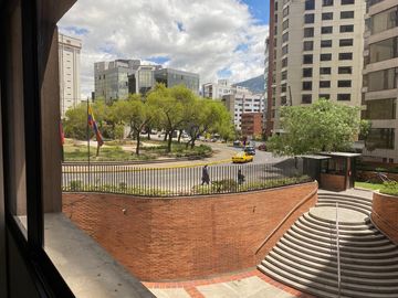 OPORTUNIDAD DEPARTAMENTO DE VENTA  EN LA GONZALES SUAREZ, PLAZA CHURCHIL