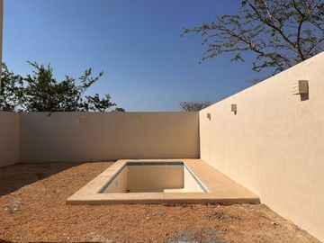 Casa en Venta en Conkal, Privada Al Norte de La Ciudad