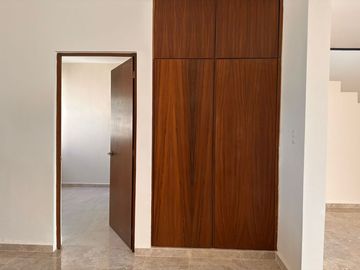 Casa en Venta en Conkal, Privada Al Norte de La Ciudad