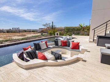 Residencia con alberca privada, fogata, jardín, terraza en segundo piso con vista al mar, Pacific Ocean, Cabo San Lucas.