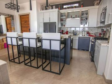 Residencia con alberca privada, fogata, jardín, terraza en segundo piso con vista al mar, Pacific Ocean, Cabo San Lucas.