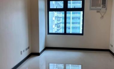 For Sale: 1 Bedroom Unit in Magnolia Residences in New Manila with 280k Discount