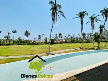 Departamento en venta con vista al campo de golf y cerca de la playa