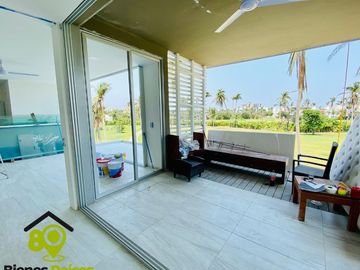 Departamento en venta con vista al campo de golf y cerca de la playa