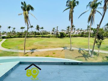 Departamento en venta con vista al campo de golf y cerca de la playa