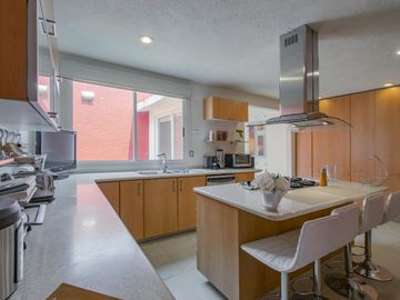 CASA EN VENTA INTERLOMAS CON PRECIO DE OPORTUNIDAD