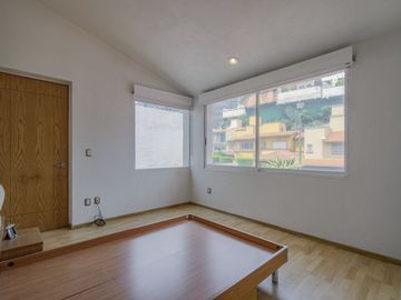 CASA EN VENTA INTERLOMAS CON PRECIO DE OPORTUNIDAD
