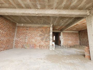 DEPARTAMENTO AMPLIO EN URBANIZACION LOS SAUCES