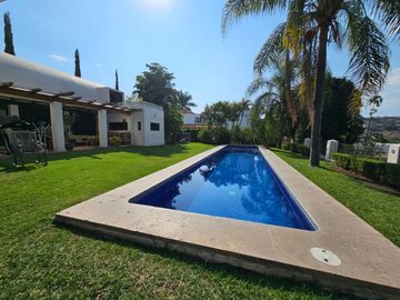 LAS CAÑADAS OPORTUNIDAD CASA EN VENTA CON ALBERCA Y LOFT INDEPENDIENTE