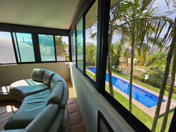 LAS CAÑADAS OPORTUNIDAD CASA EN VENTA CON ALBERCA Y LOFT INDEPENDIENTE