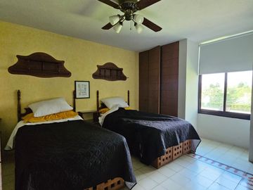 LAS CAÑADAS OPORTUNIDAD CASA EN VENTA CON ALBERCA Y LOFT INDEPENDIENTE