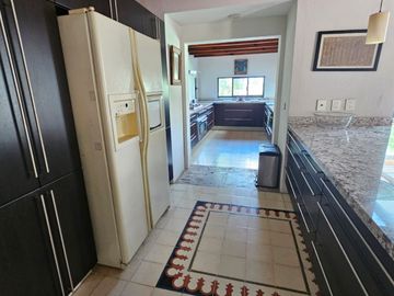 LAS CAÑADAS OPORTUNIDAD CASA EN VENTA CON ALBERCA Y LOFT INDEPENDIENTE